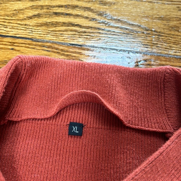 Heavy weight rust/orange color sweater. Size XL. Great fall colors.Pilling/AS IS - Picture 3 of 10